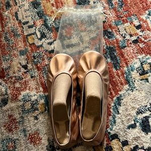 The Storehouse Flats Rose Gold LTD Edition Leather Foldable Flats Size 10 New.